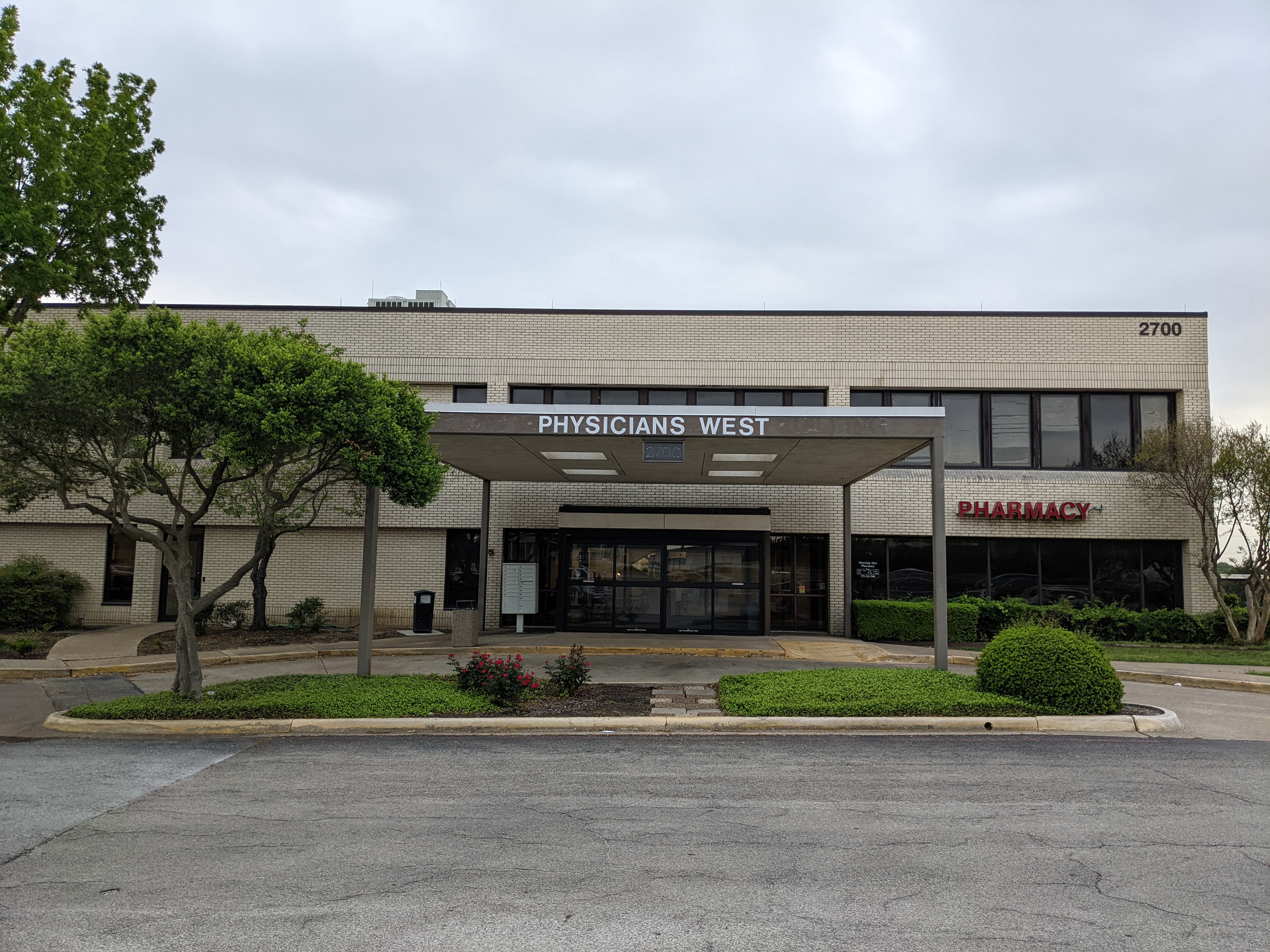 Orthopedic Office of John Tenny MD at 2700 W Pleasant Run Rd Ste 210, Lancaster, Texas